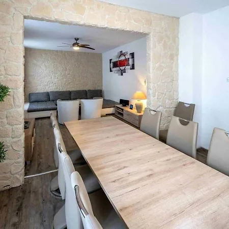 Stad Vakantiehuis Daun * Daun
