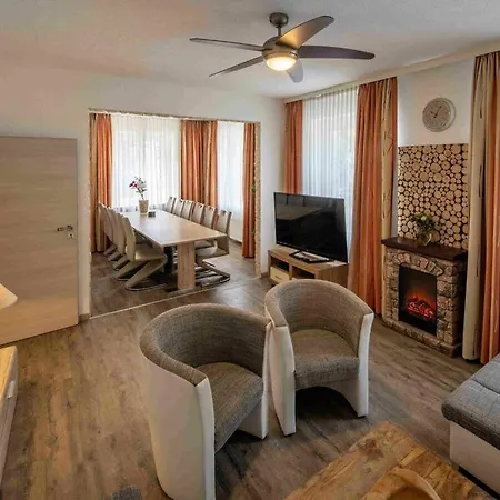 Stad Vakantiehuis Daun Holiday home *