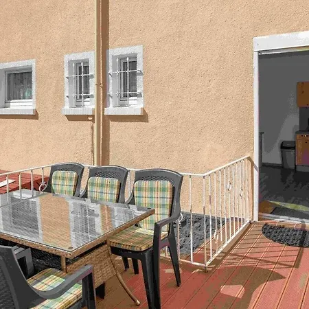 Stad Vakantiehuis Daun Holiday home *
